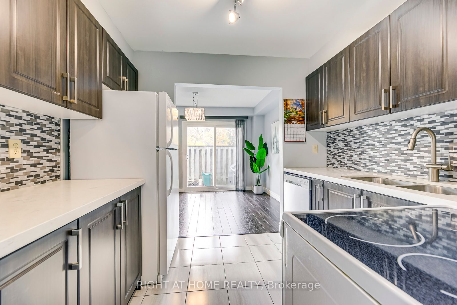 3125 W Fifth Line 76