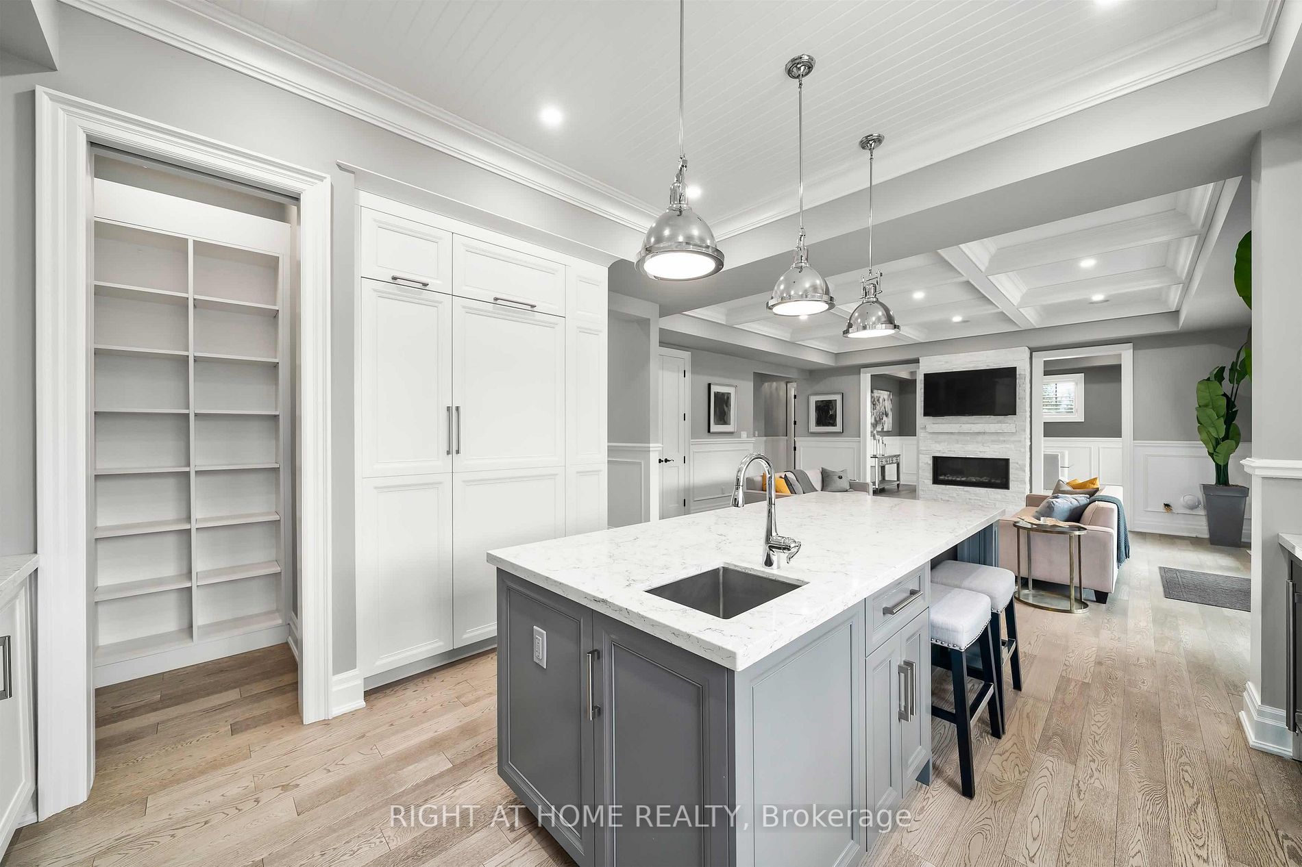 1338 Tansley Dr