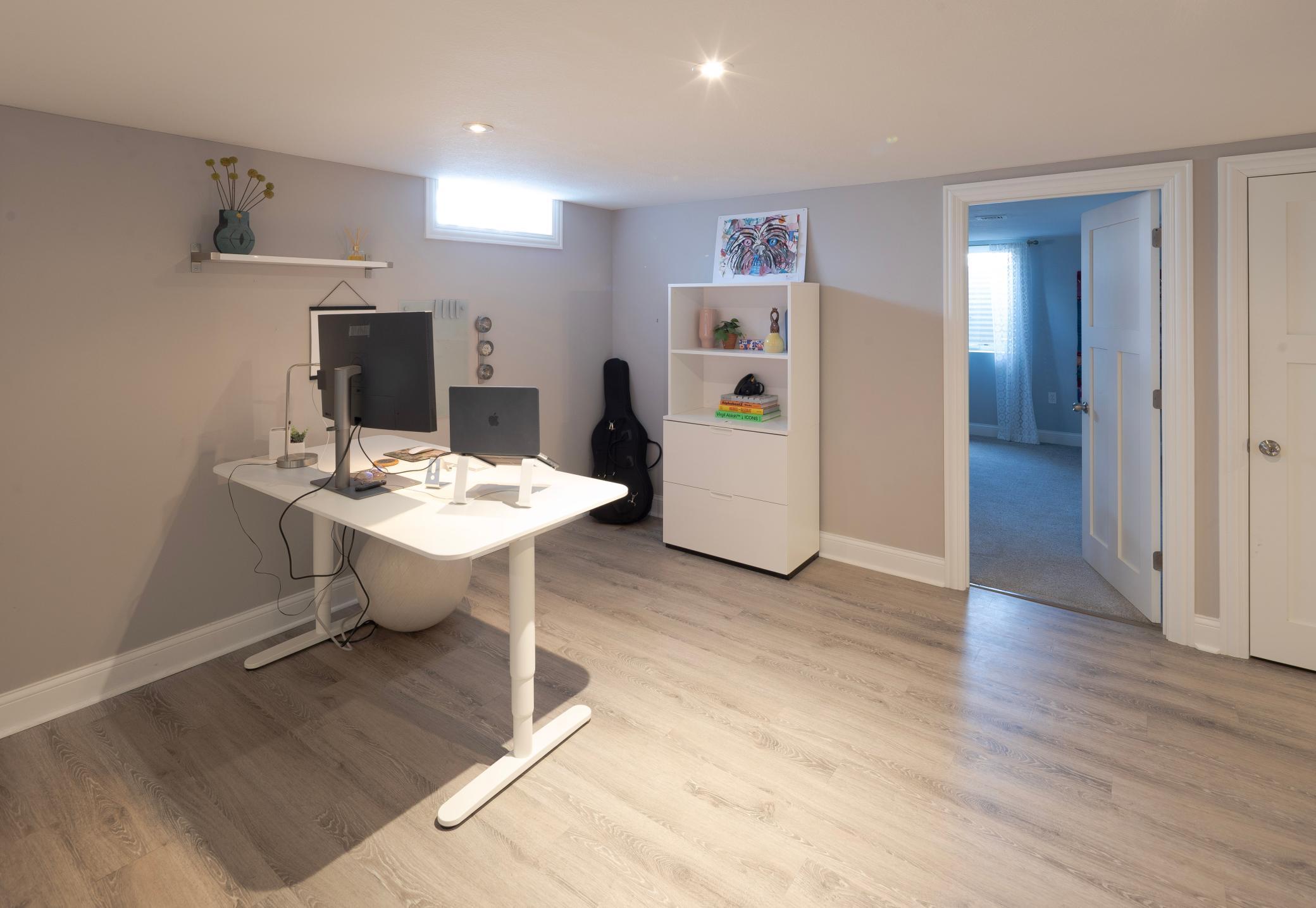 2420 Dunlap Street N