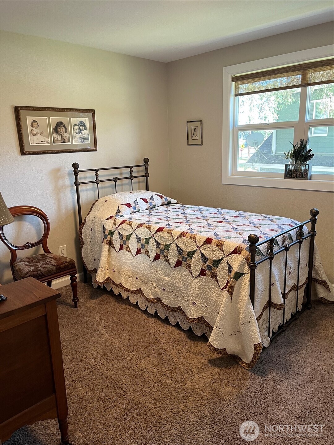 102 N Narwhal Loop NW