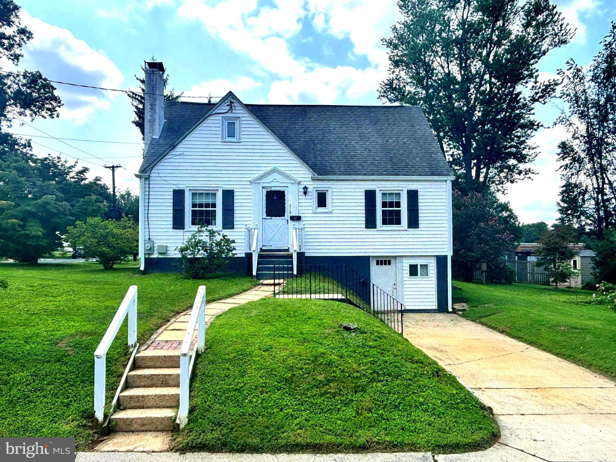 319 Saint Lawrence Drive