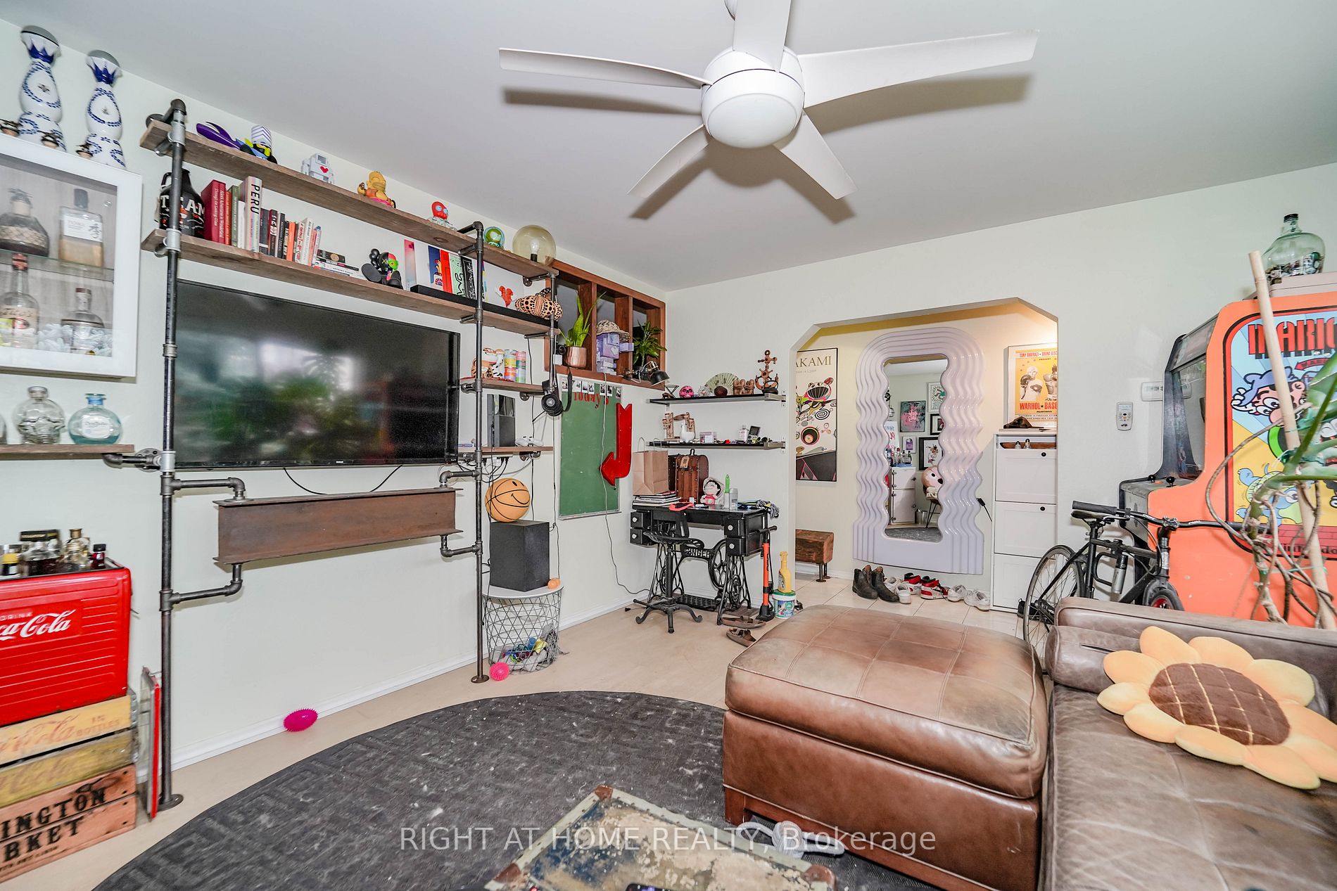 303 Coxwell Ave