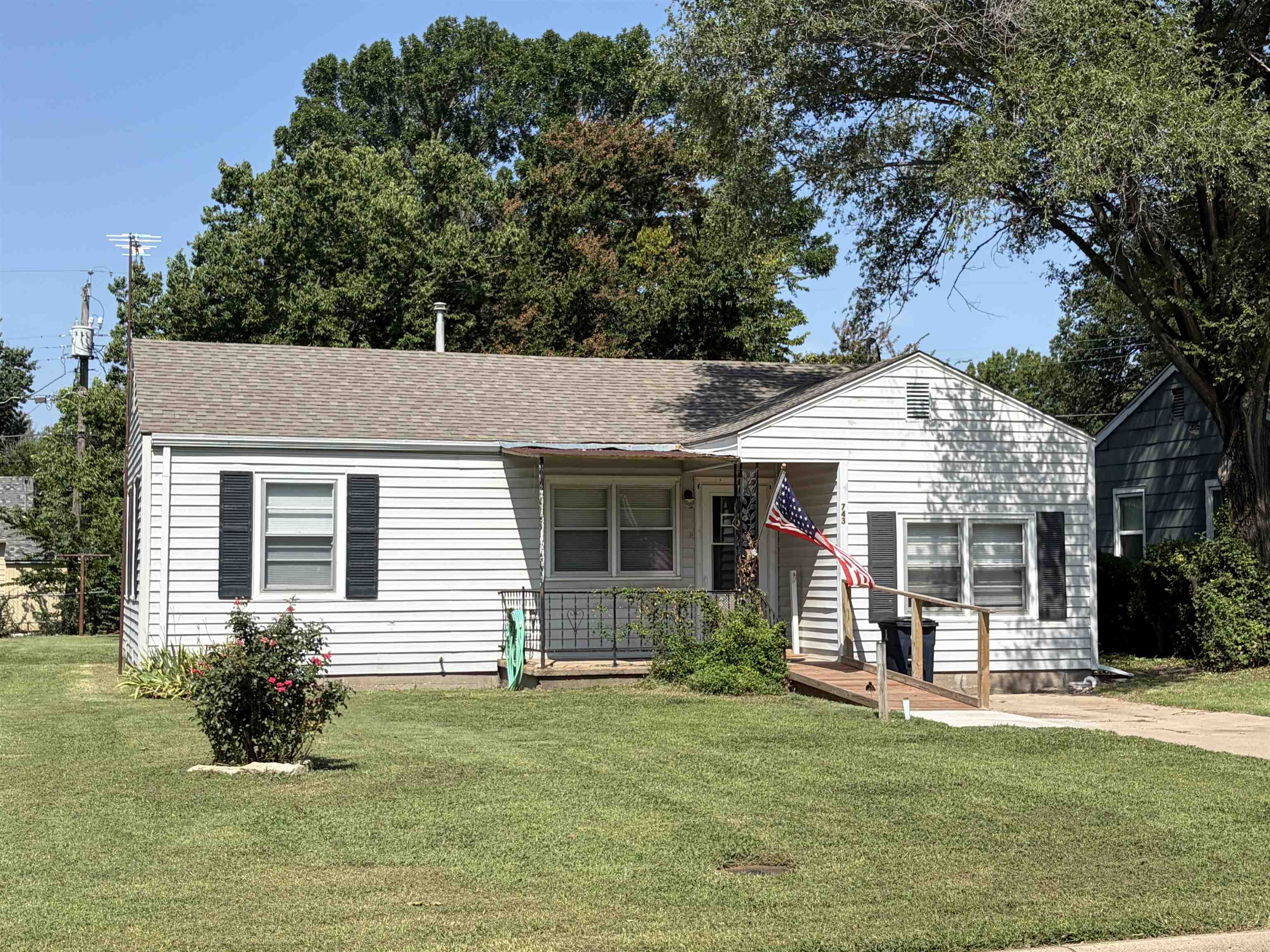 This charming home offers hardwood floors, a cozy layout, and a floor plan well-suited for older adults seeking comfort and convenience. With great bones and plenty of potential, it’s an ideal fast fixer-upper for anyone wanting to add personal touches. The property provides easy living, warm character, and a welcoming atmosphere ready for its next chapter.