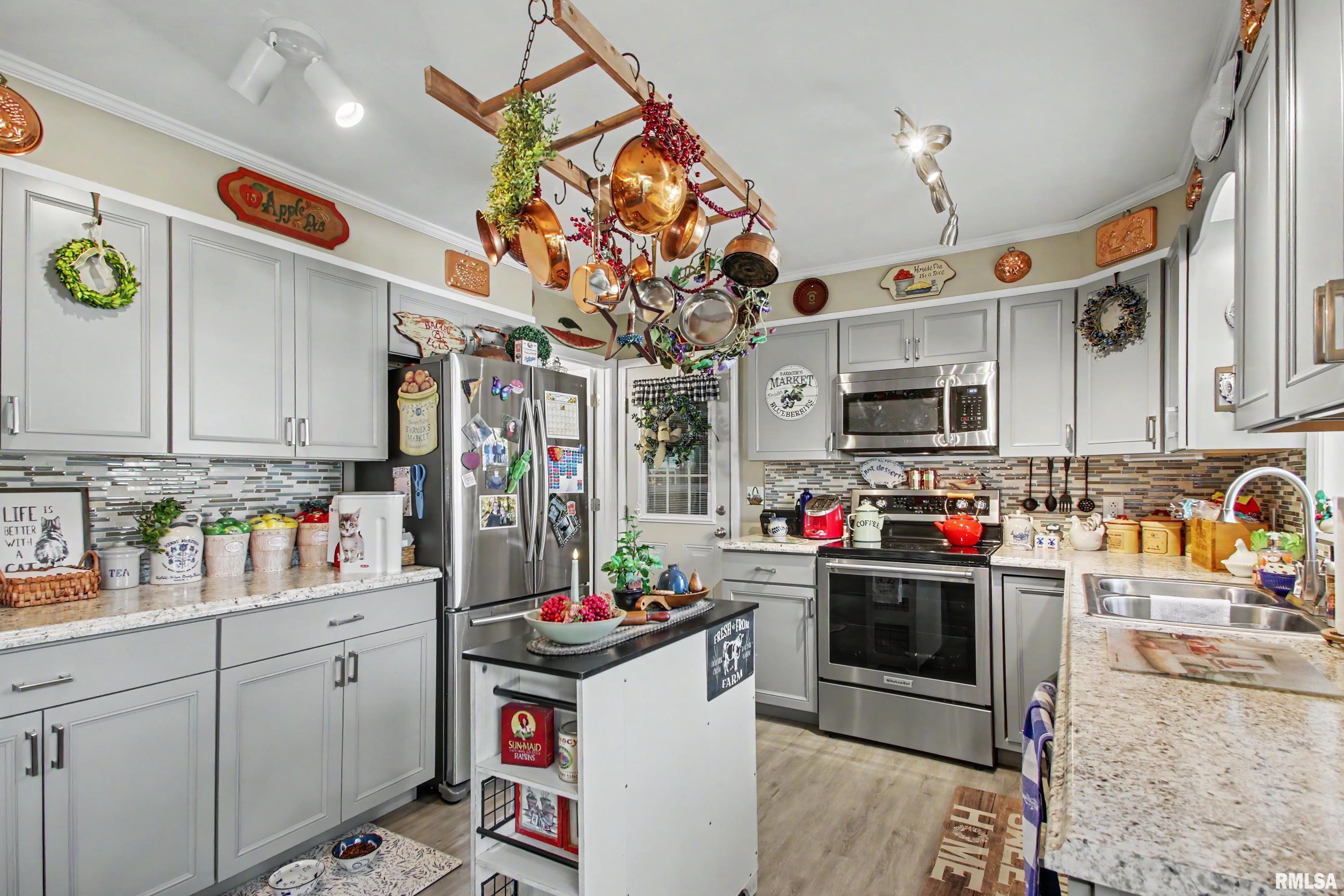 3931 Holiday Drive