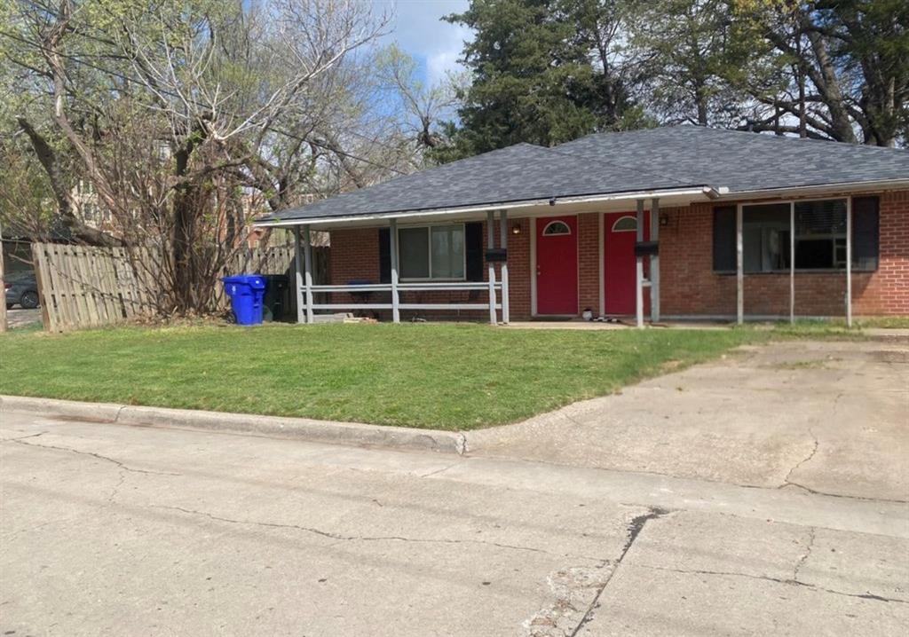 Two duplexes for sale walking distance from Campus in Norman. Each duplex is two units consisting of 2 beds and 1 bath. All have stackable washer and dryers, stoves and refrigerators. Each unit is currently leased for $1,000 a month. New roof on both duplxes that are about 2 yrs old. Each duplex is for sale for $250,000 so $500,000 for both.