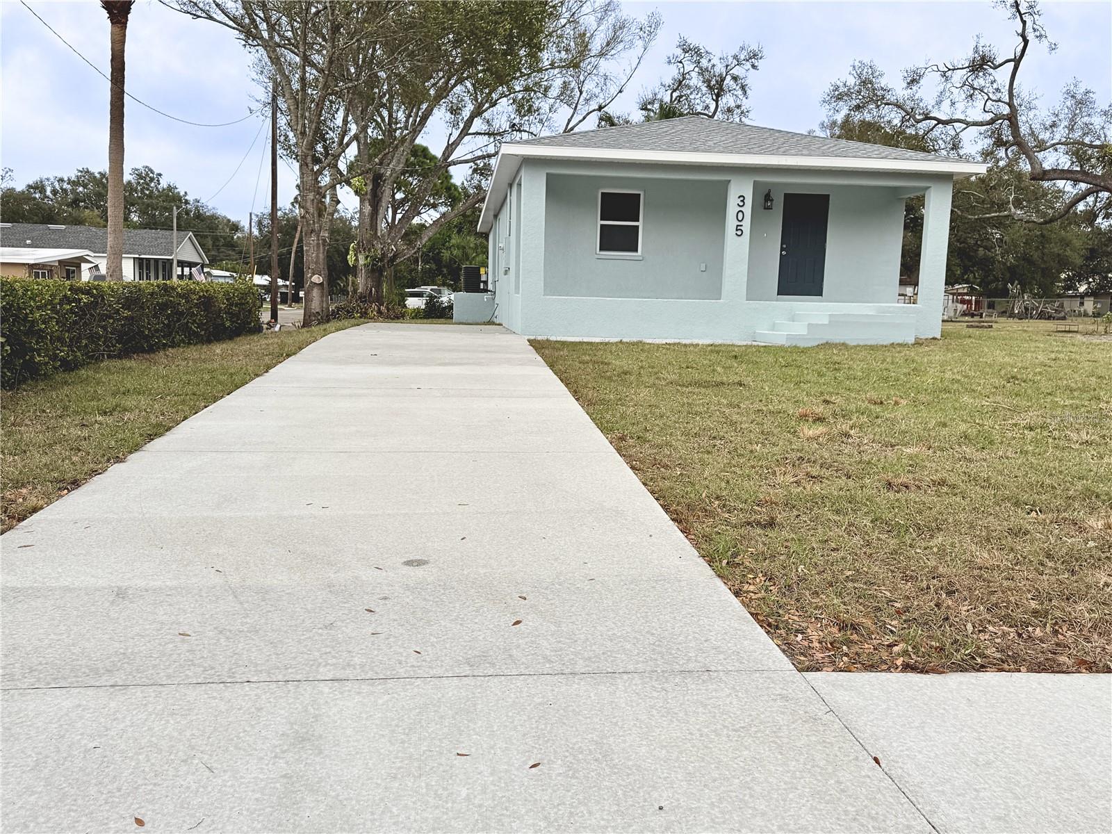 305 19th Street East