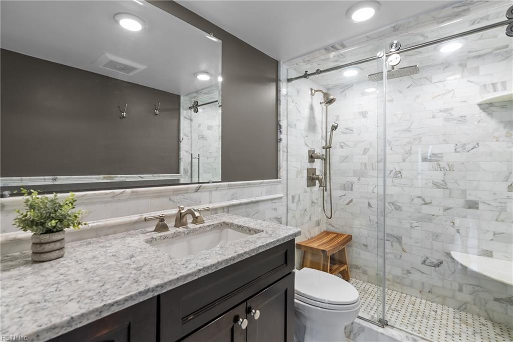 2830 Shore Drive 1103
