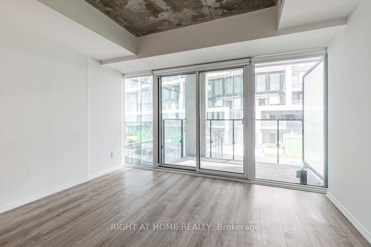 8 E Hillsdale Ave 745