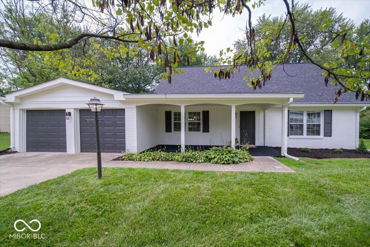 370 Winding Way