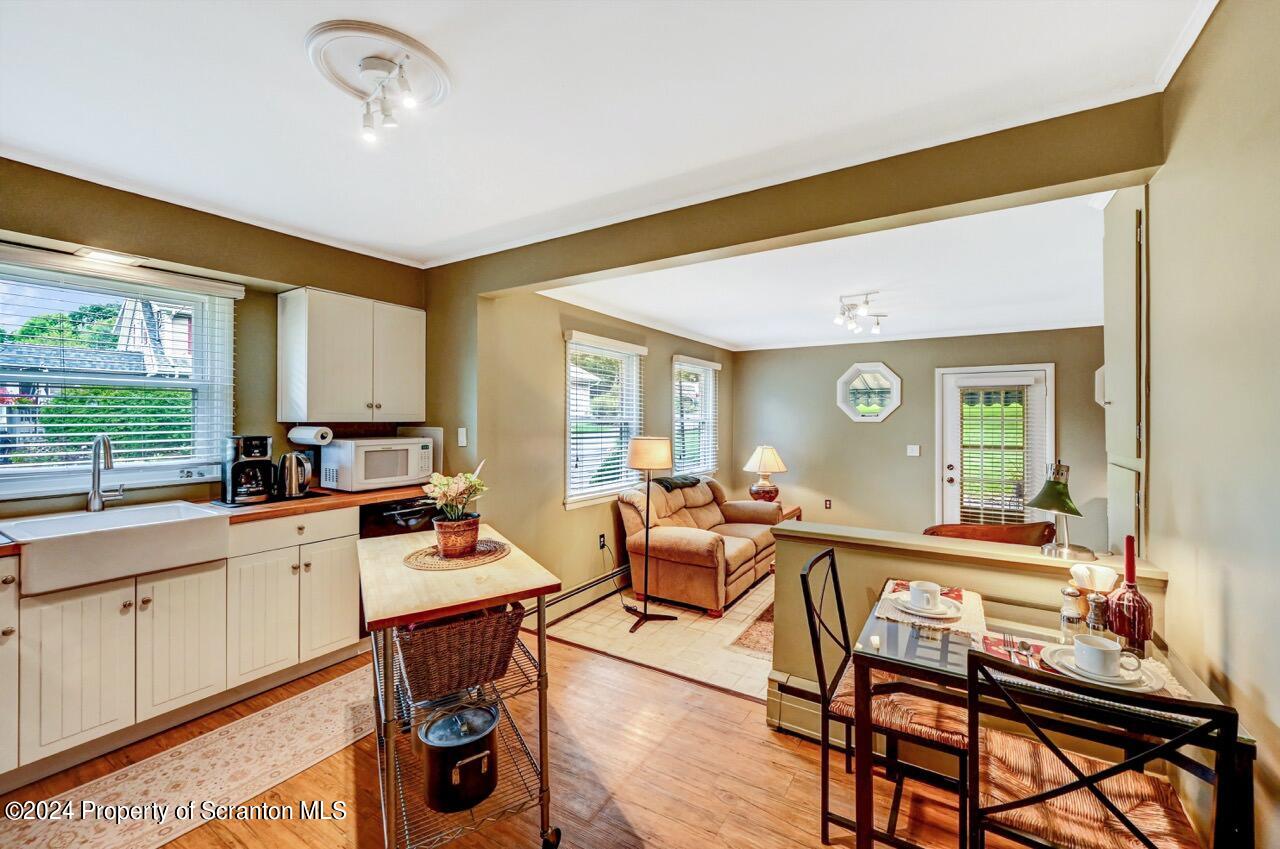 400 Montrose Avenue L113