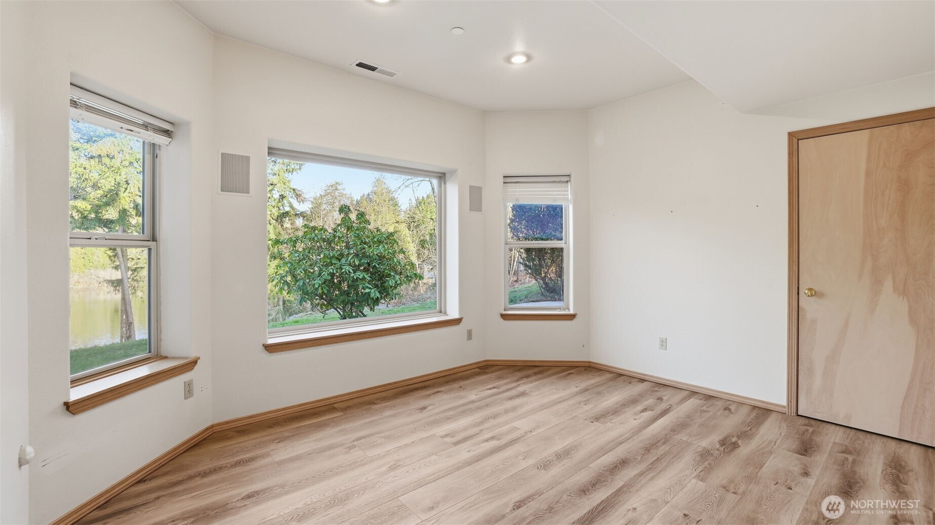 18432 W Lake Desire Drive SE