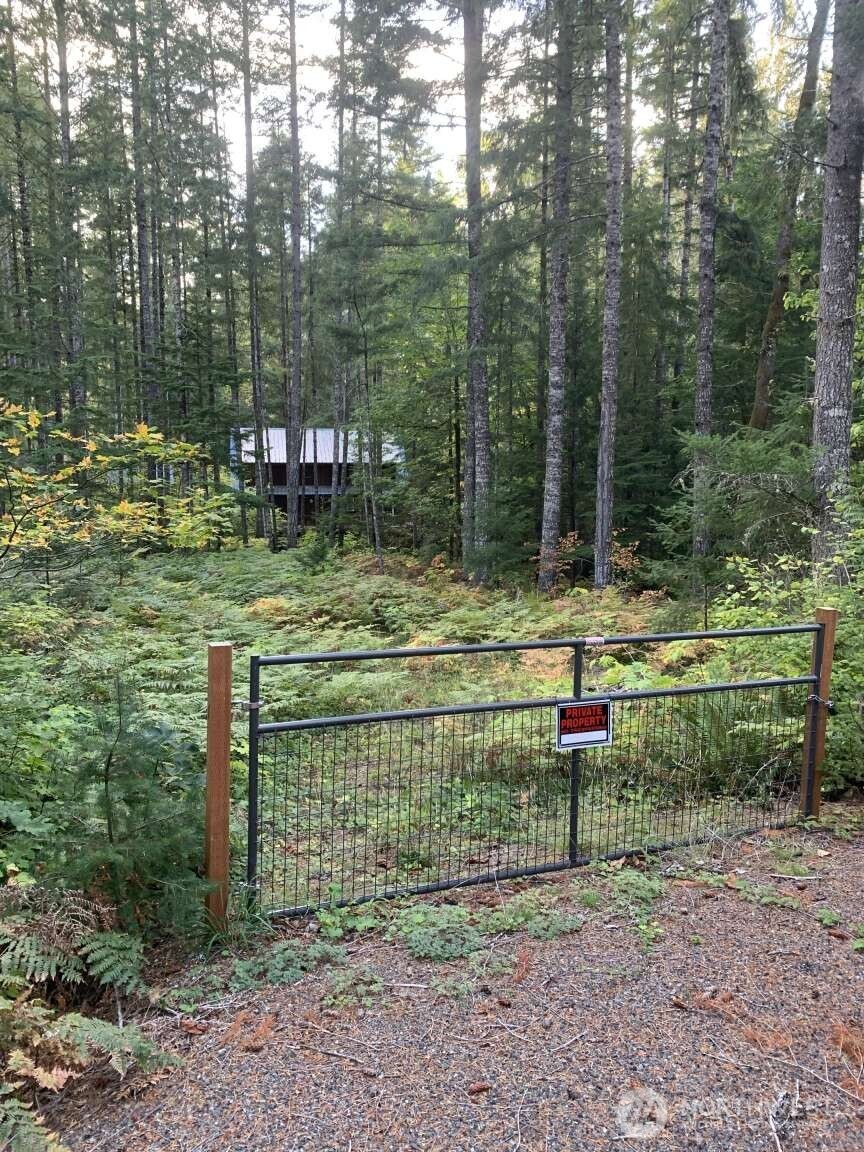 Lot for sale Packwood, WA Upper Timberline Development Septic system installed Water service hooked up Electric at road 2 community pools Community tennis court Community clubhouse Community play area