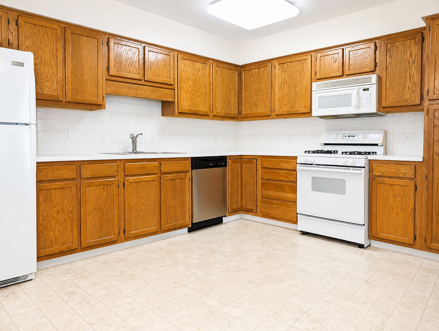 6400 W Berteau Avenue 502