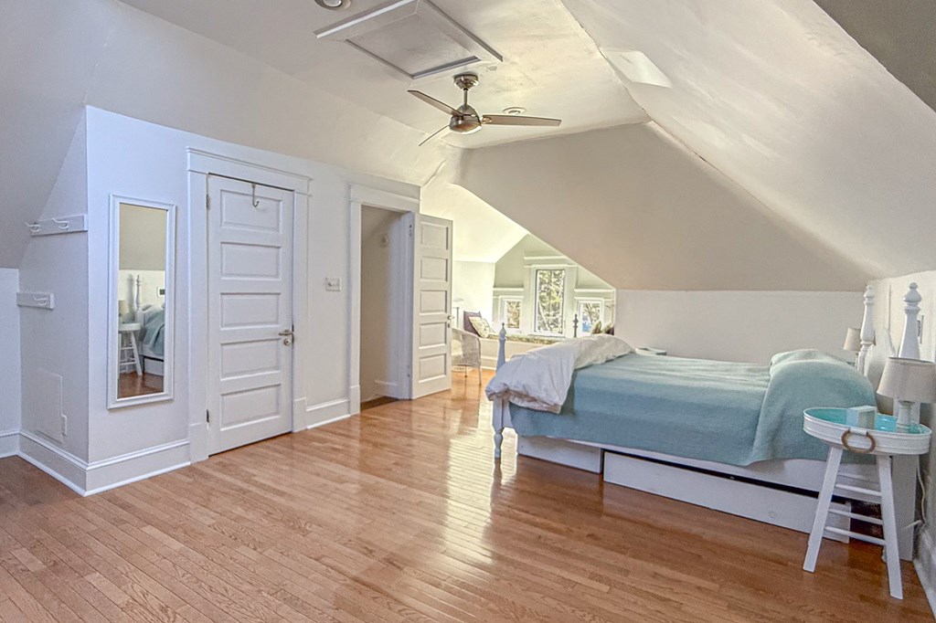 609 Monroe Ave 247