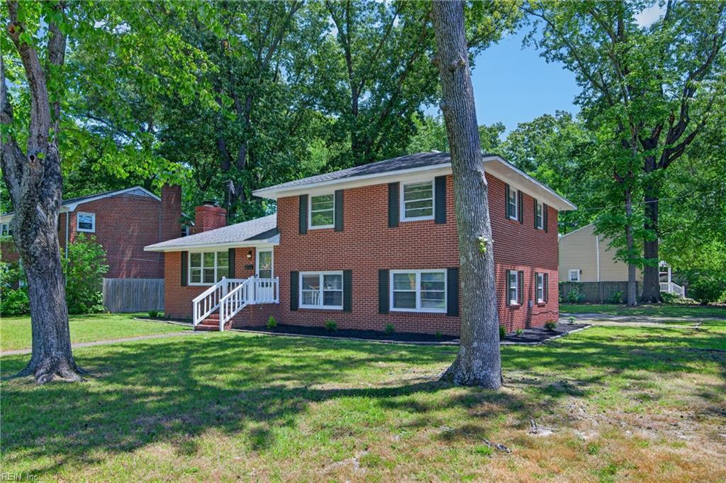 2 Larchmont Crescent