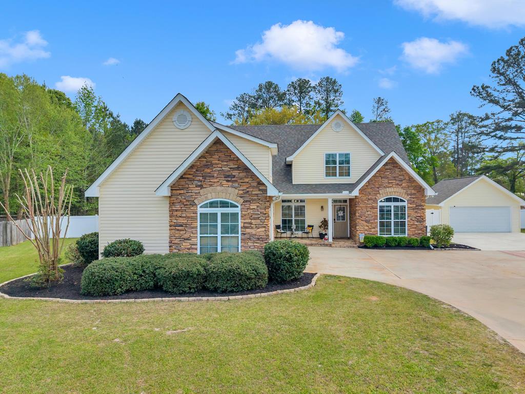 208 Hedge Row