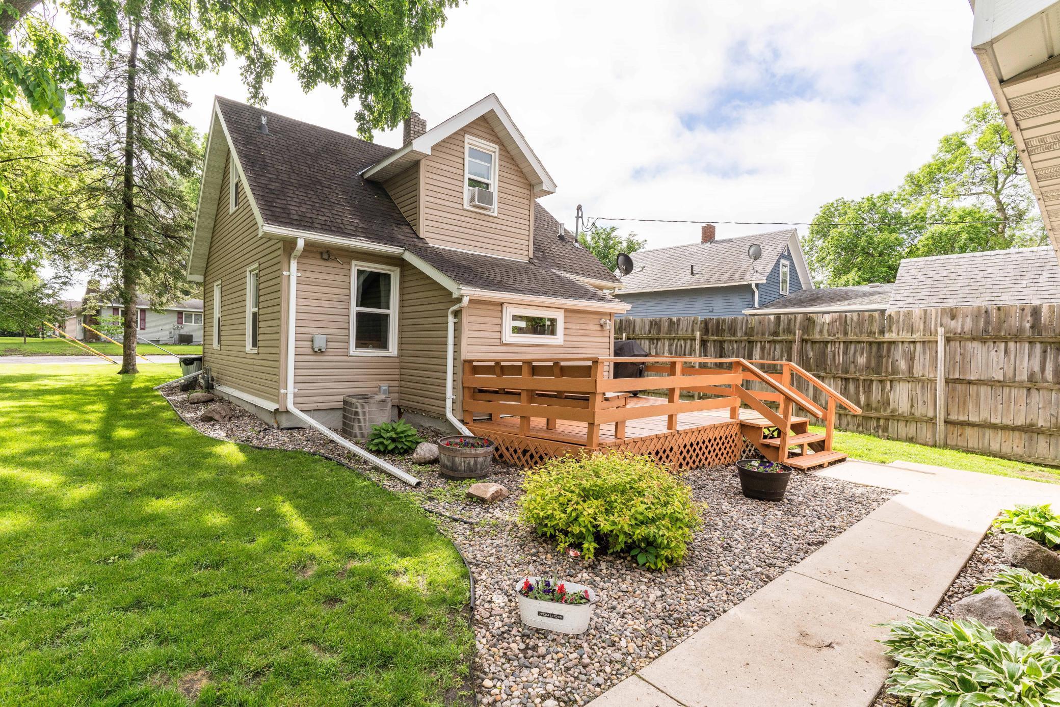 1121 N Cleveland Avenue