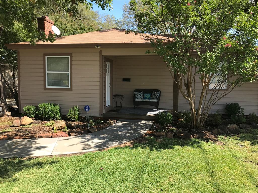 Located in the West Ridge Addition of West Fort Worth. Charming 2 bdrm 1 Bath Cottage a few blocks from Camp Bowie. New Laminate Flooring andAC was replaced within the last 5 Yrs. Open Living area with Decorative Rock Fireplace, Breakfast bar with open Dining Room. Upgraded Appliances, Gas stove, Smart Refrigerator. Large back Yard with deck for entertaining and a sprinkler system in the front yard. The unbeatable proximity to I 30 and Camp Bowie Blvd makes this a great home for first time buyers or a investment Property!Information Deemed to be reliable. Buyer and Buyer agent to Verify.