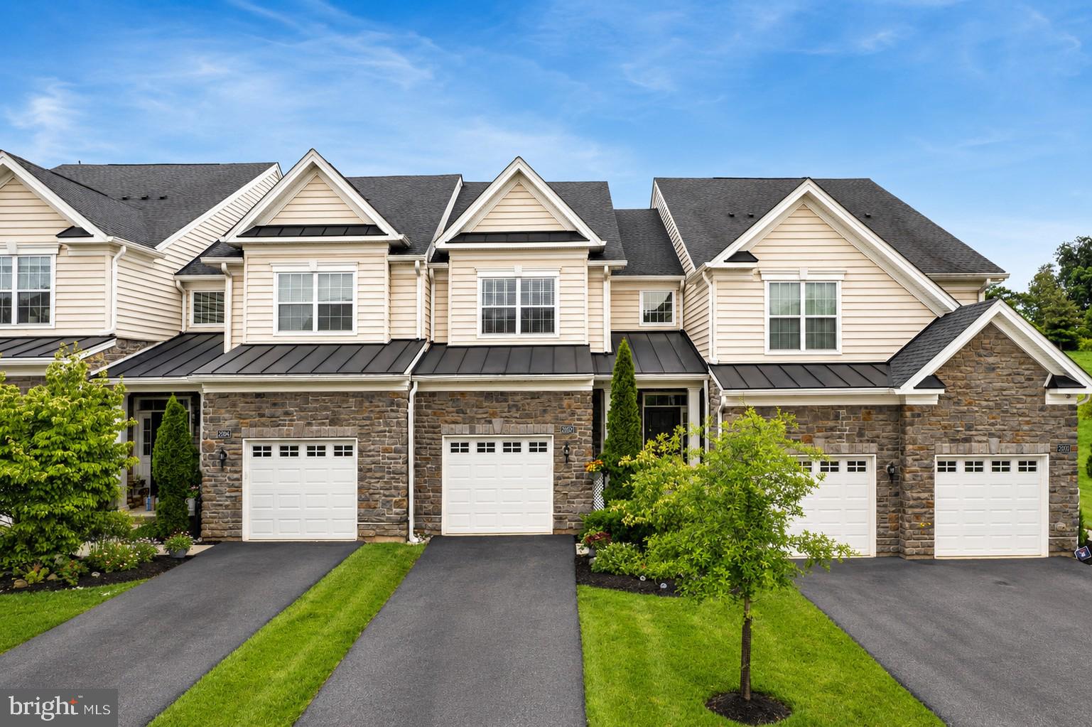2002 Julia Drive