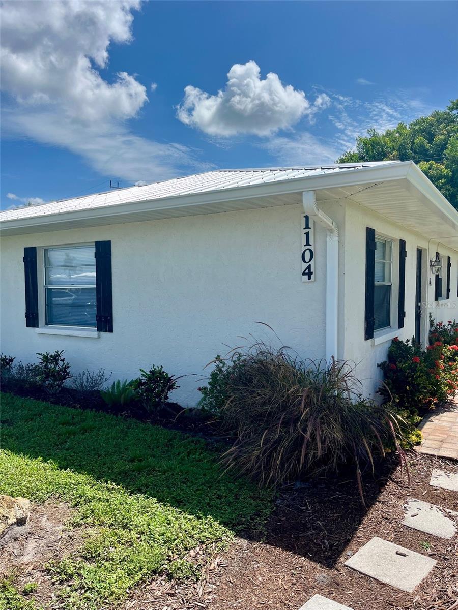 1104 28th Avenue W A