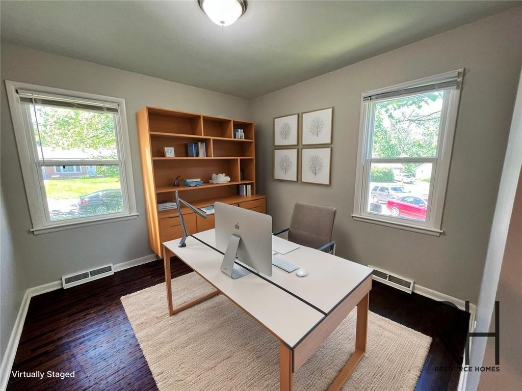 3407 S Claremont Avenue