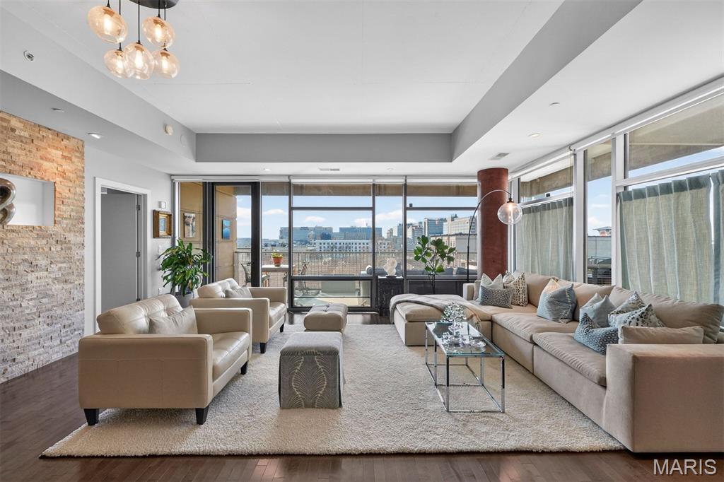 4545 Lindell Boulevard 20