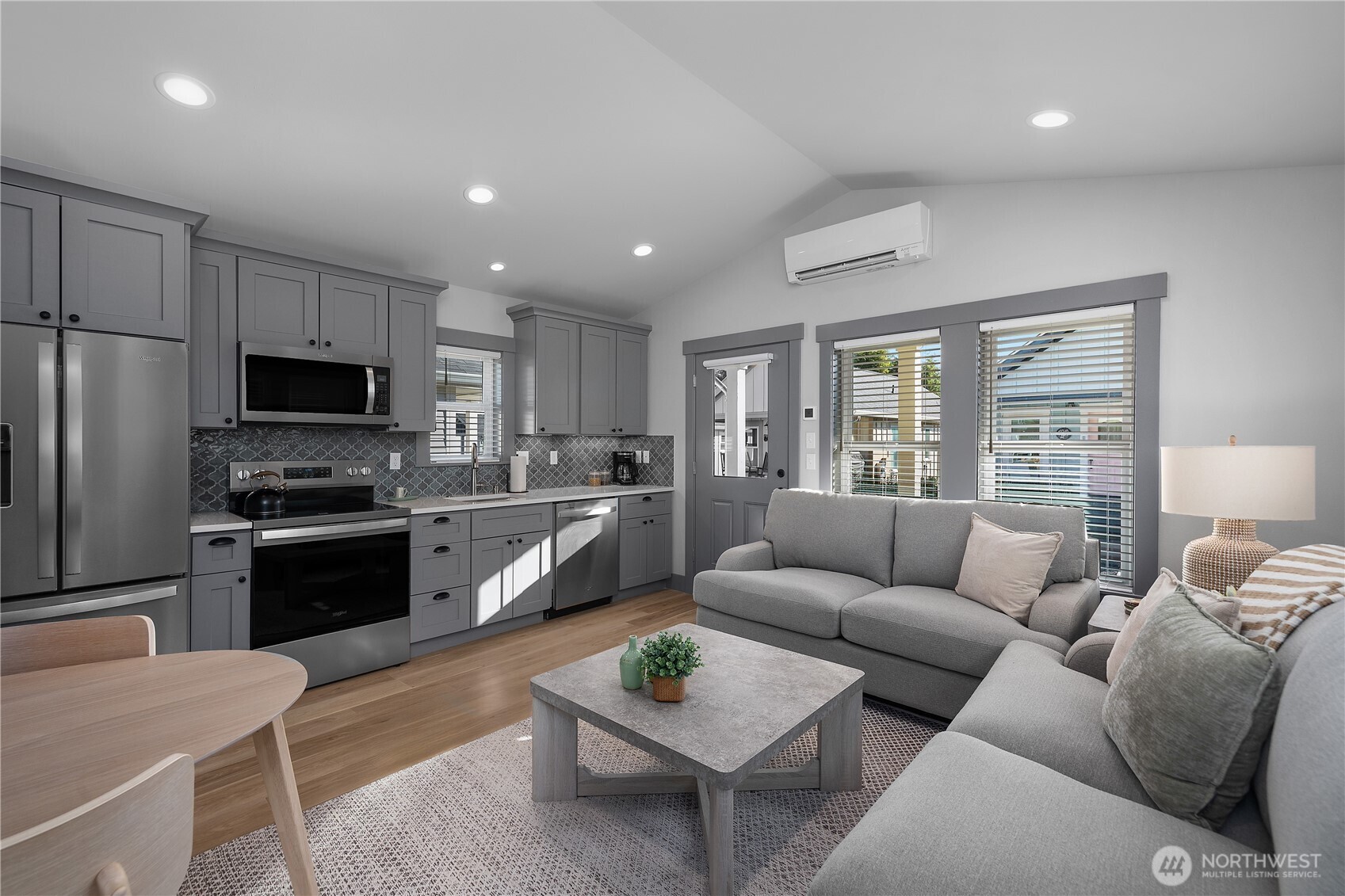22 Bungalow Loop