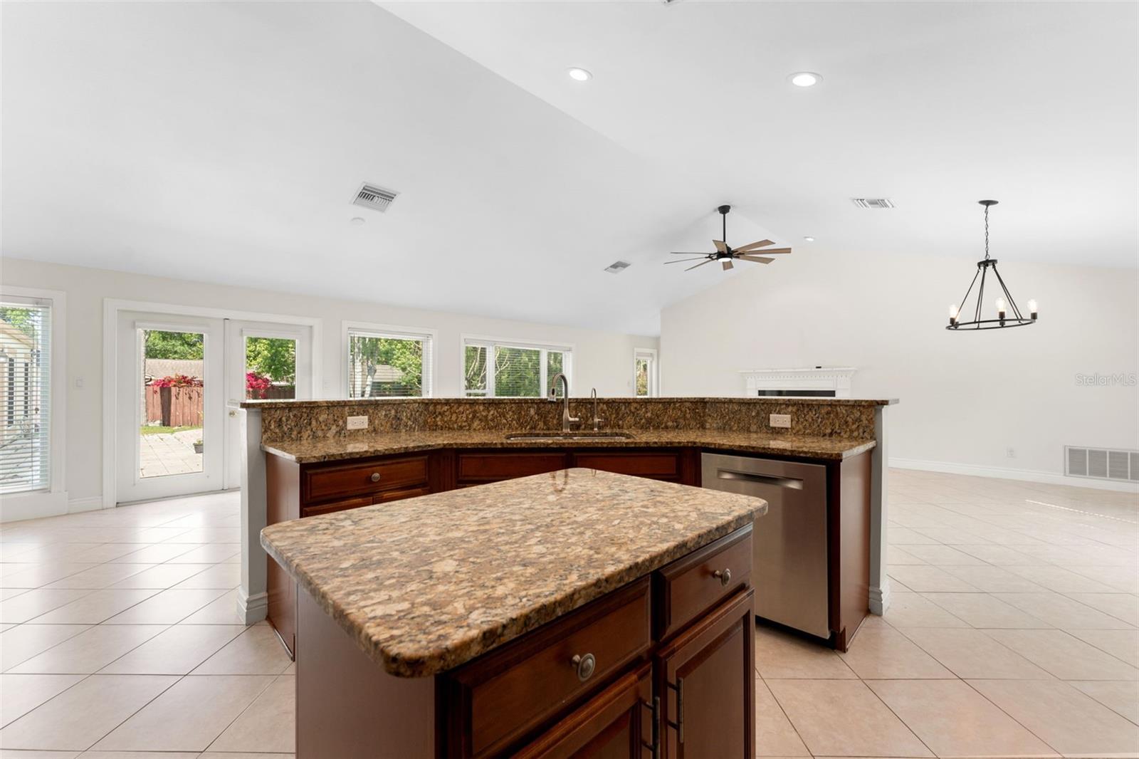 1591 Chestnut Court W