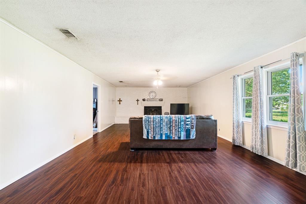 9157 N Hwy 271