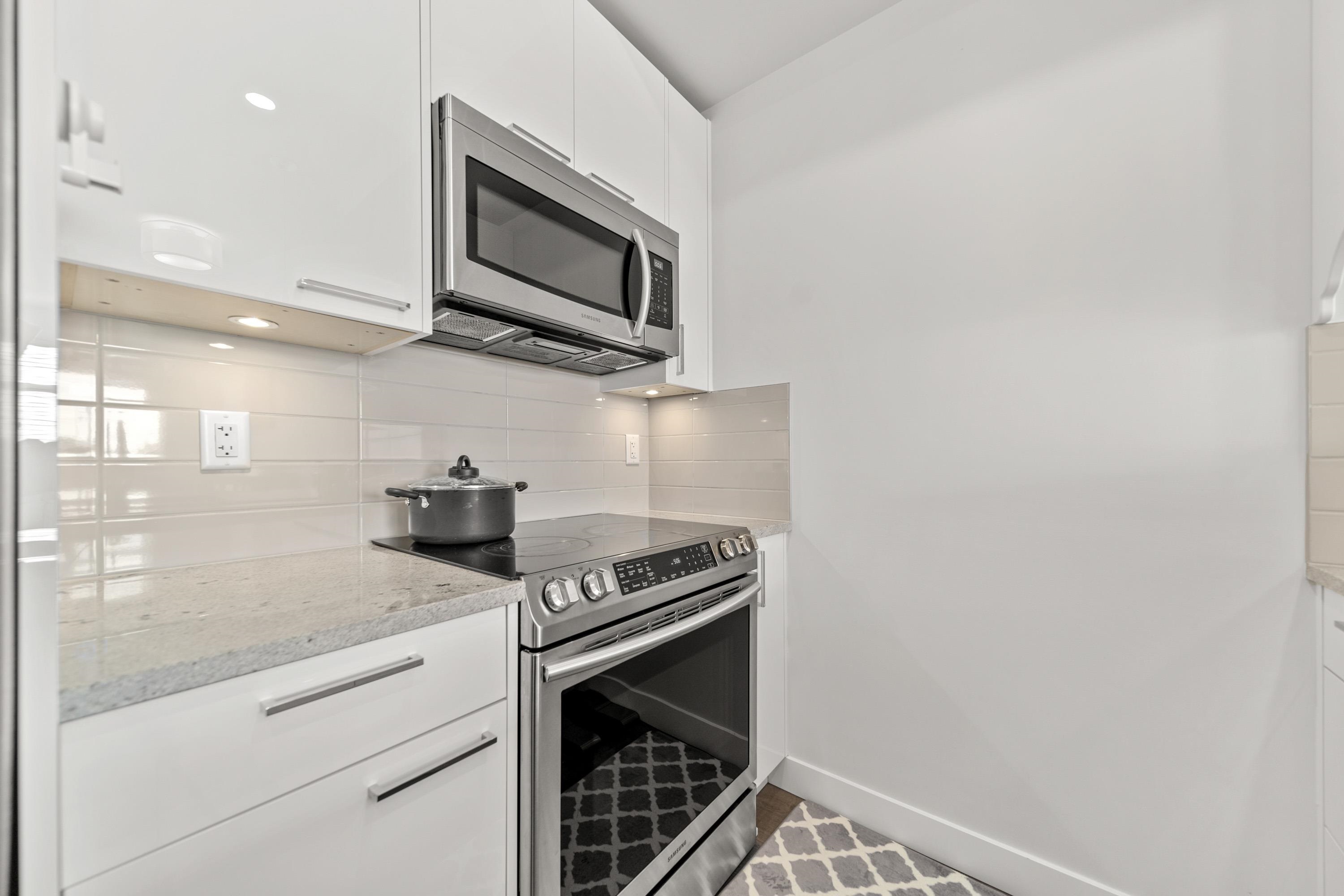 20686 Eastleigh Crescent 414