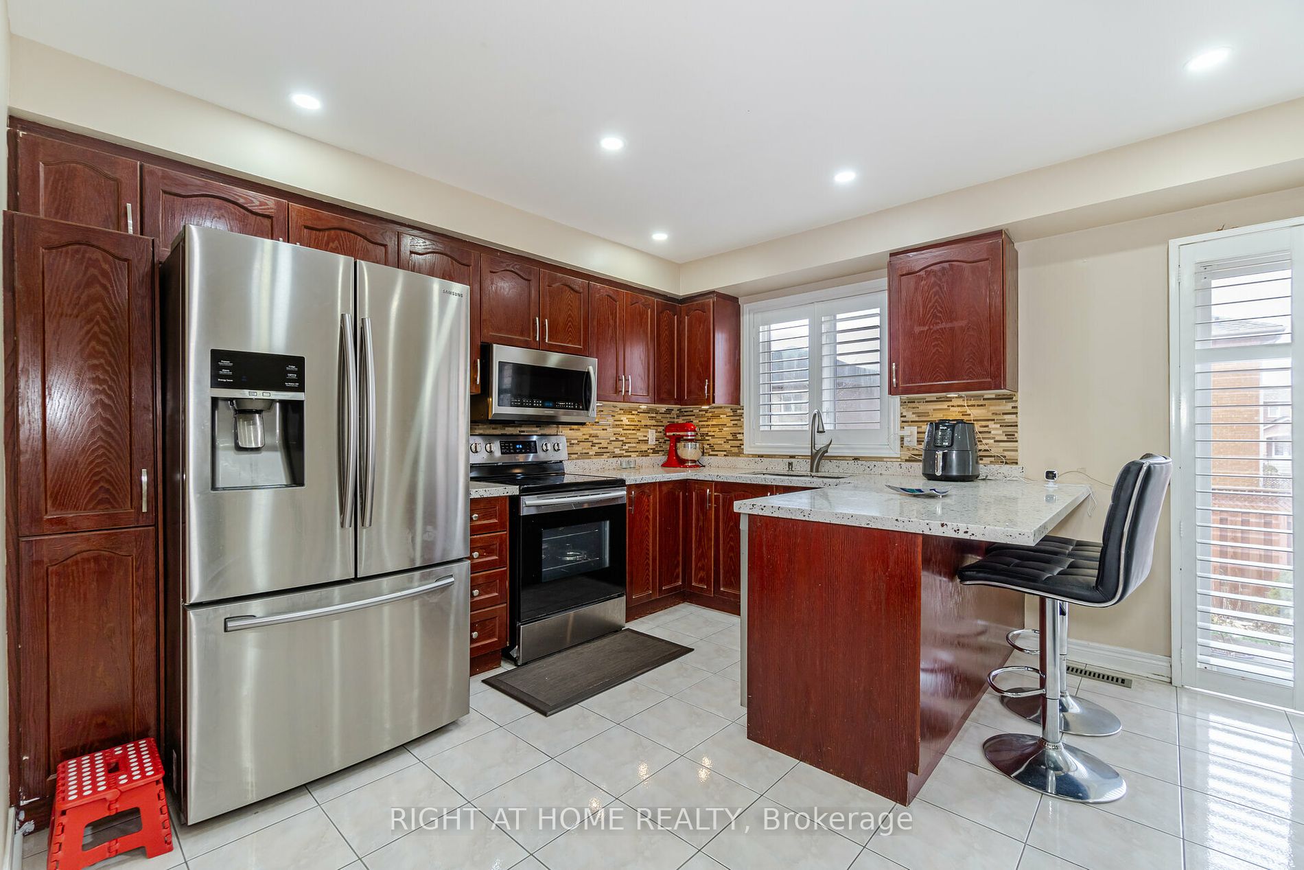 811 Othello Crt