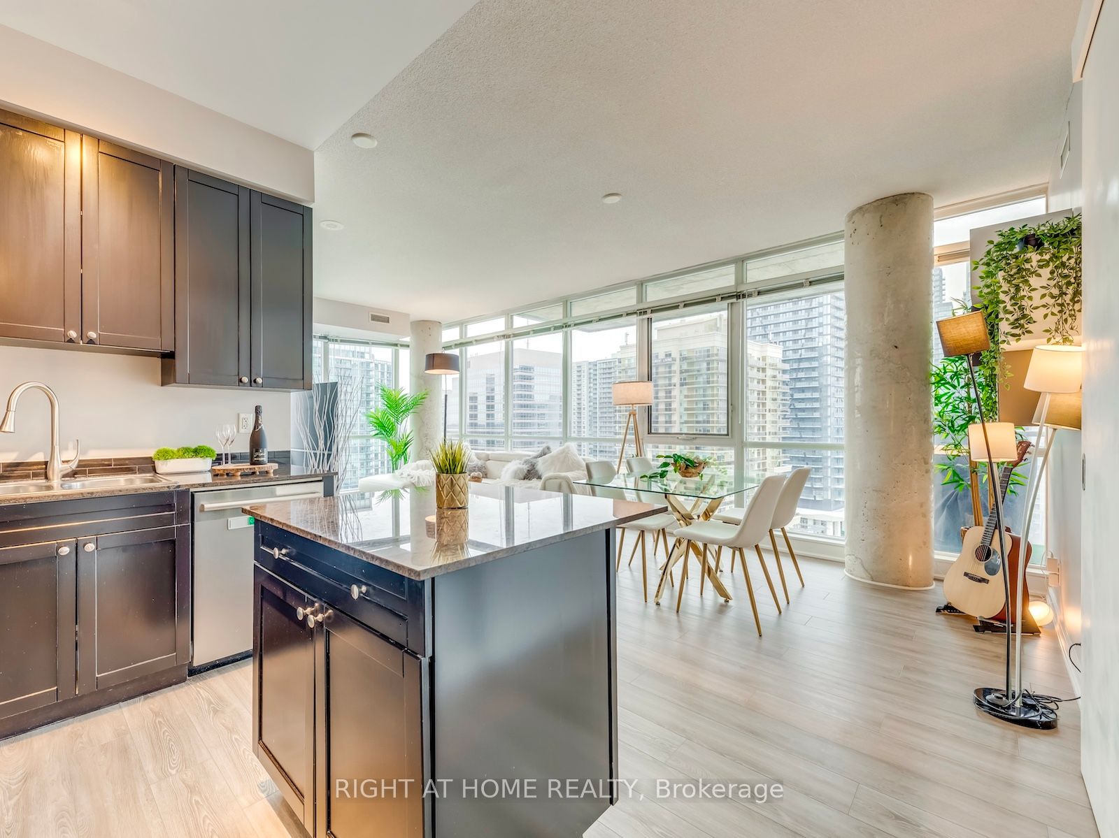 30 Canterbury Pl 1207