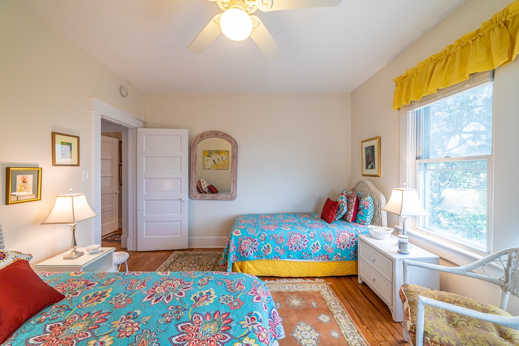 106 Bay Ave 15