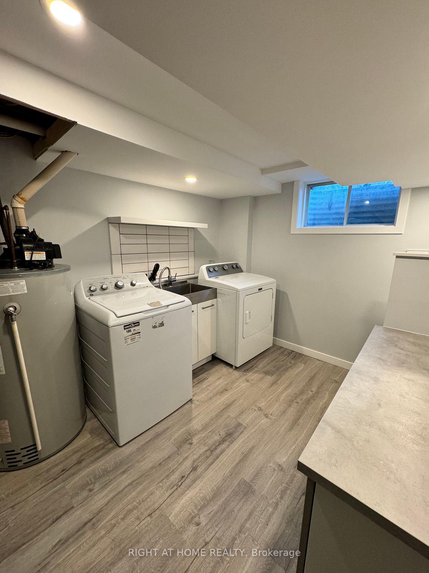 133 Lillian Cres Lower