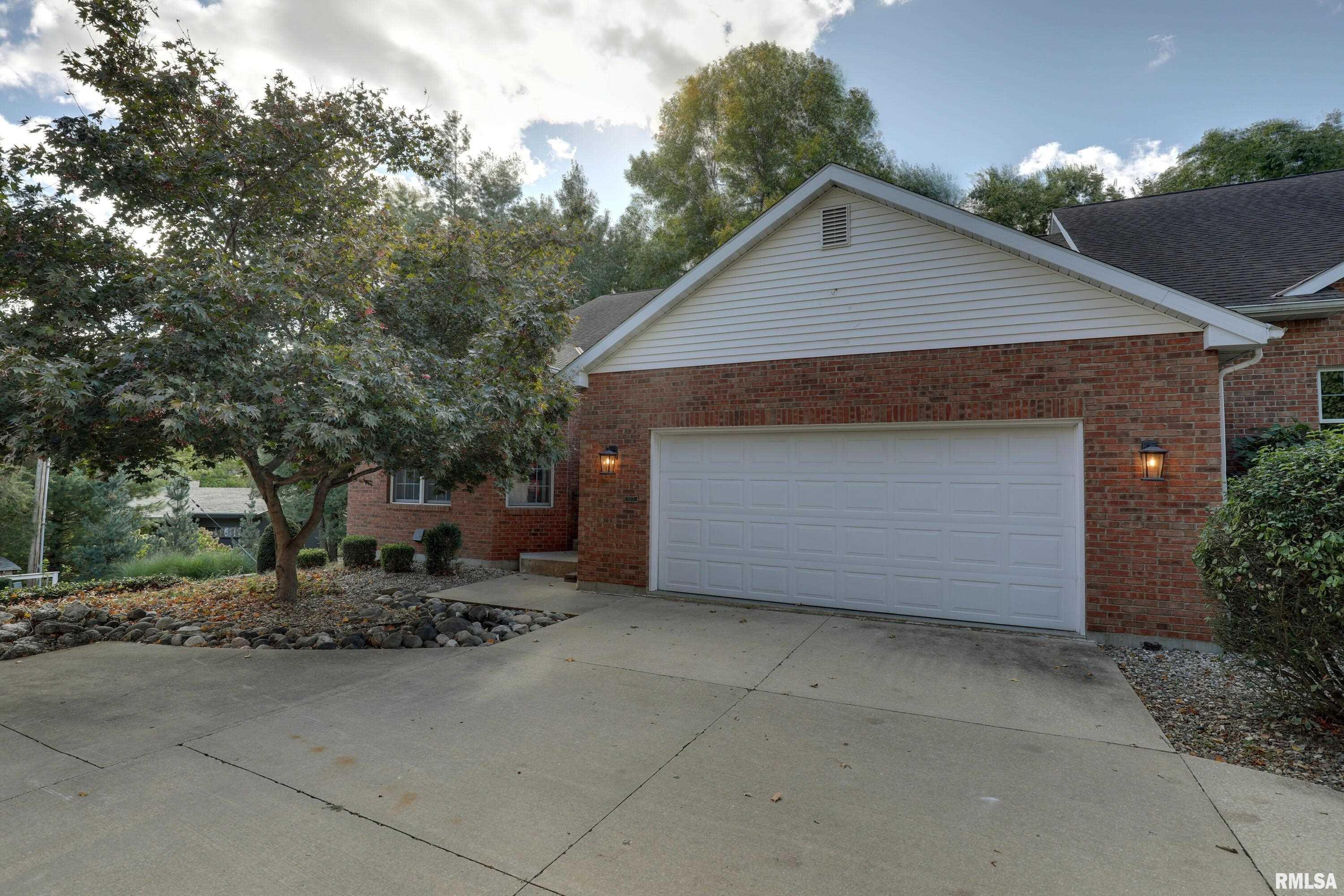 127 Knollwood Drive