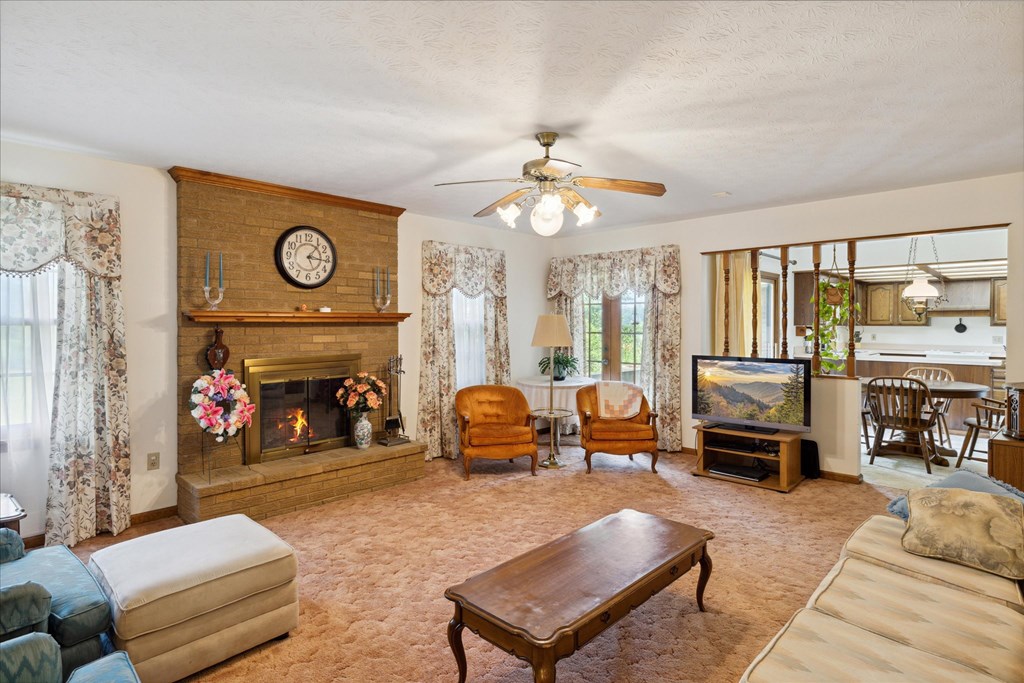 377 Thomas Loop Road