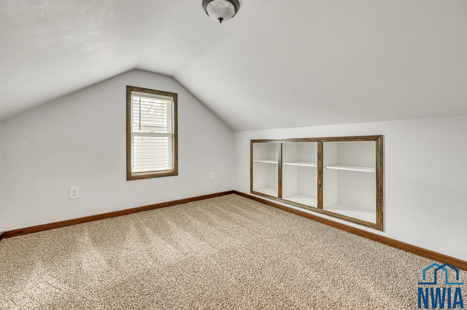 607 Albany Avenue Ne