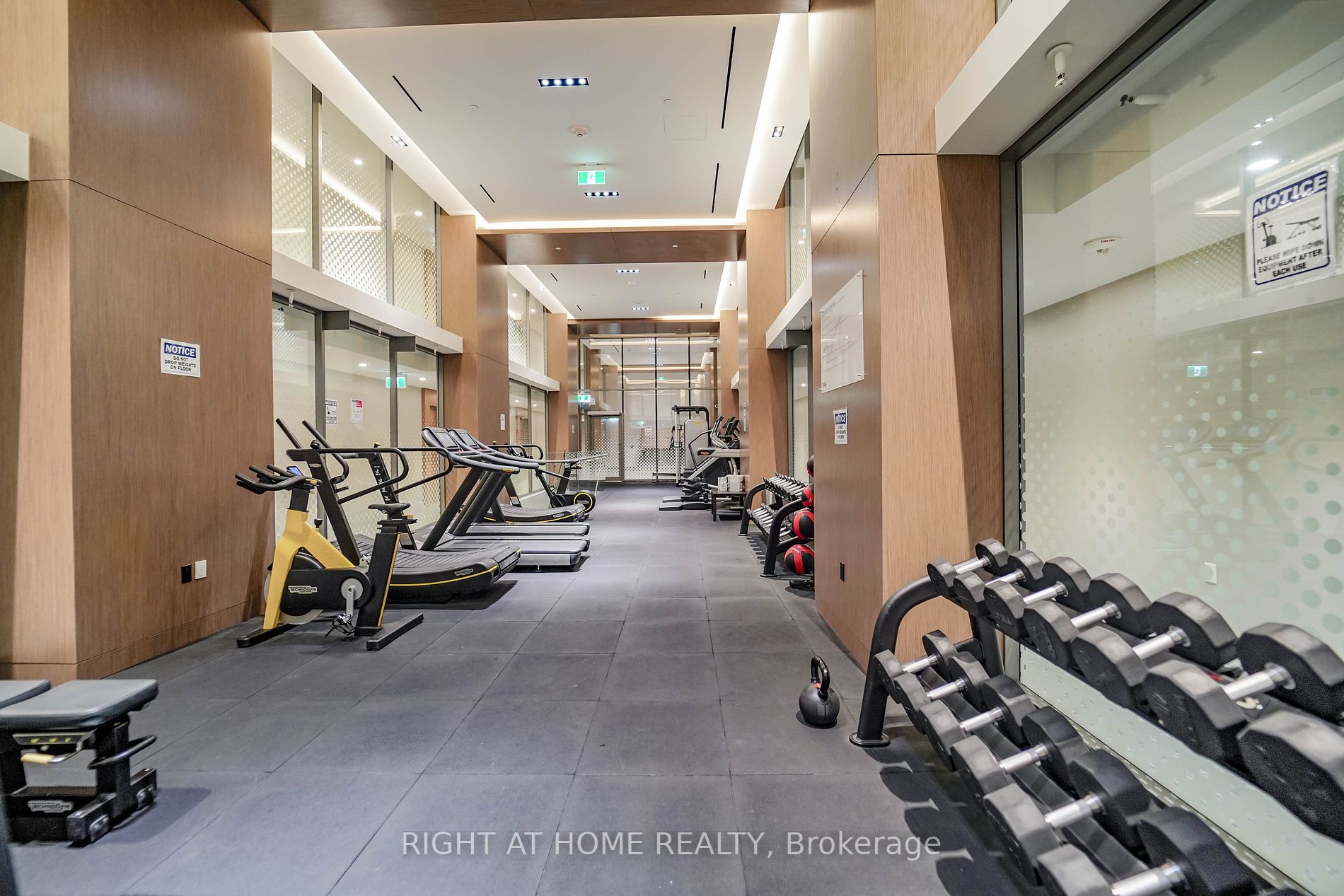 15 E Queens Quay 707