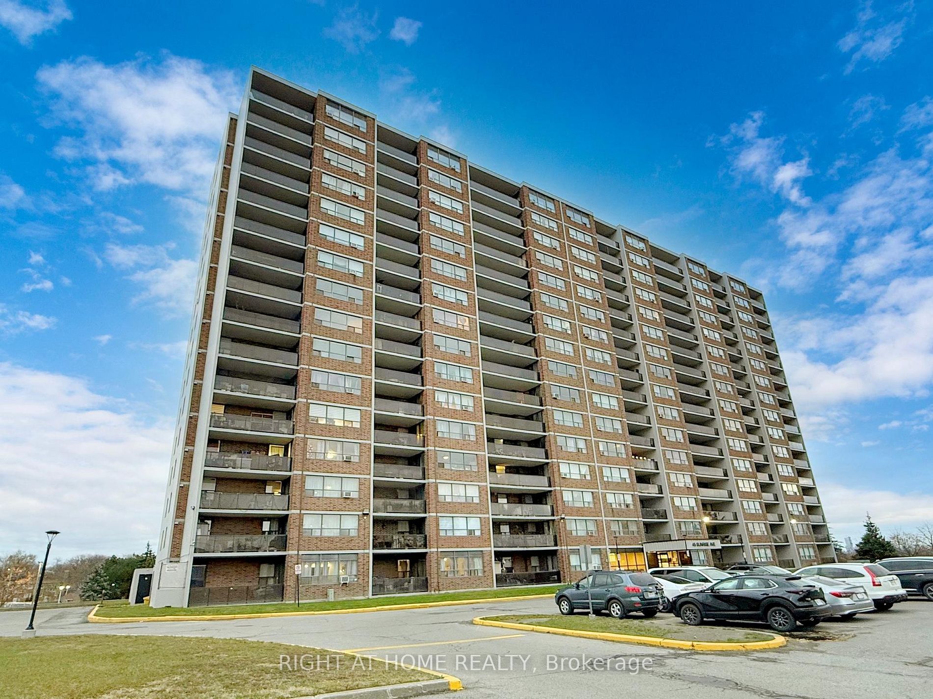 45 Sunrise Ave 214