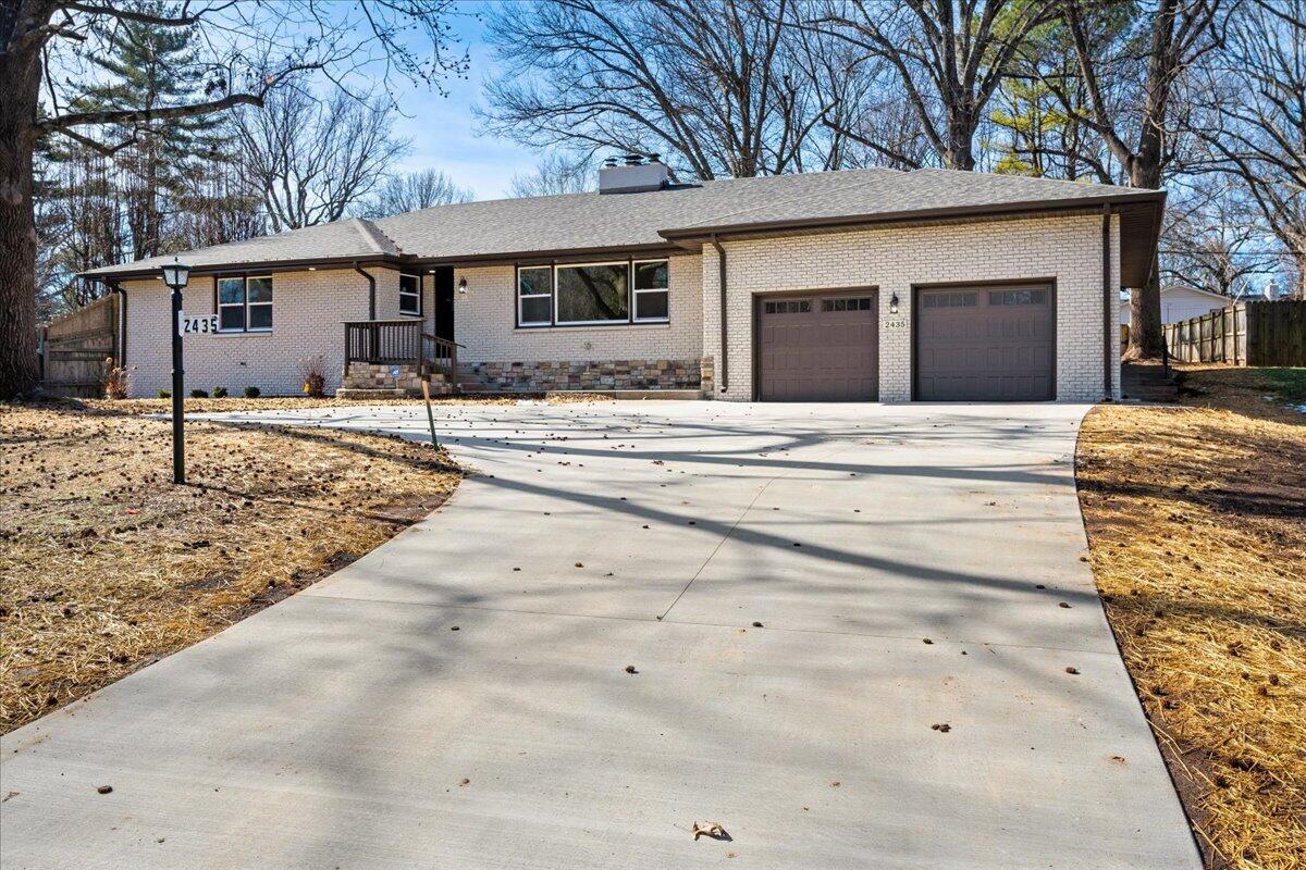 2435 S Brentwood