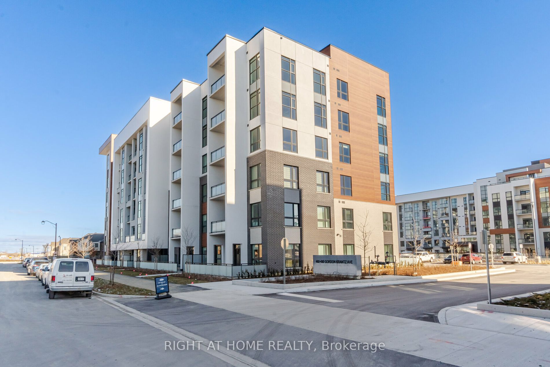 460 S Gordon Krantz Ave 213