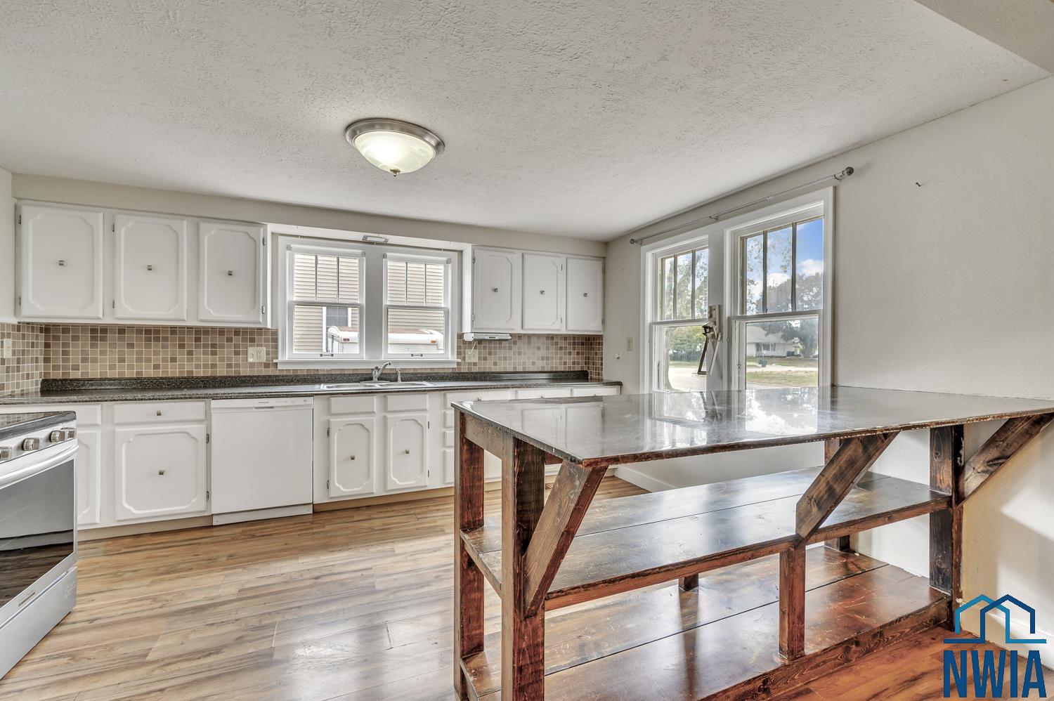 607 Albany Avenue Ne