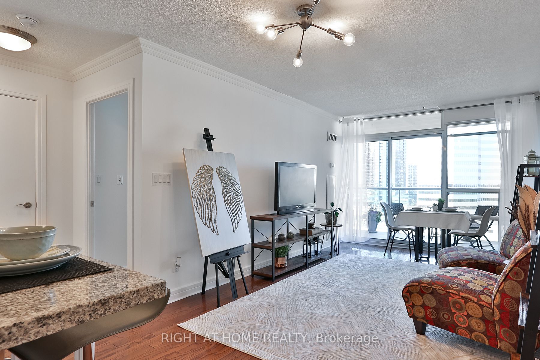 16 Harrison Garden Blvd 1112
