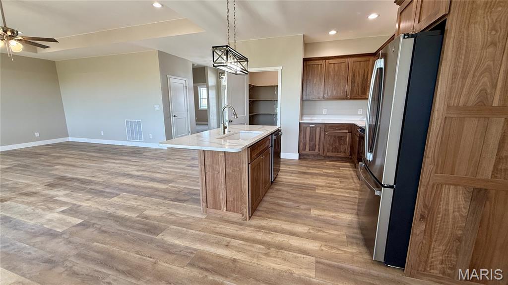 205 E Larkspur Ct