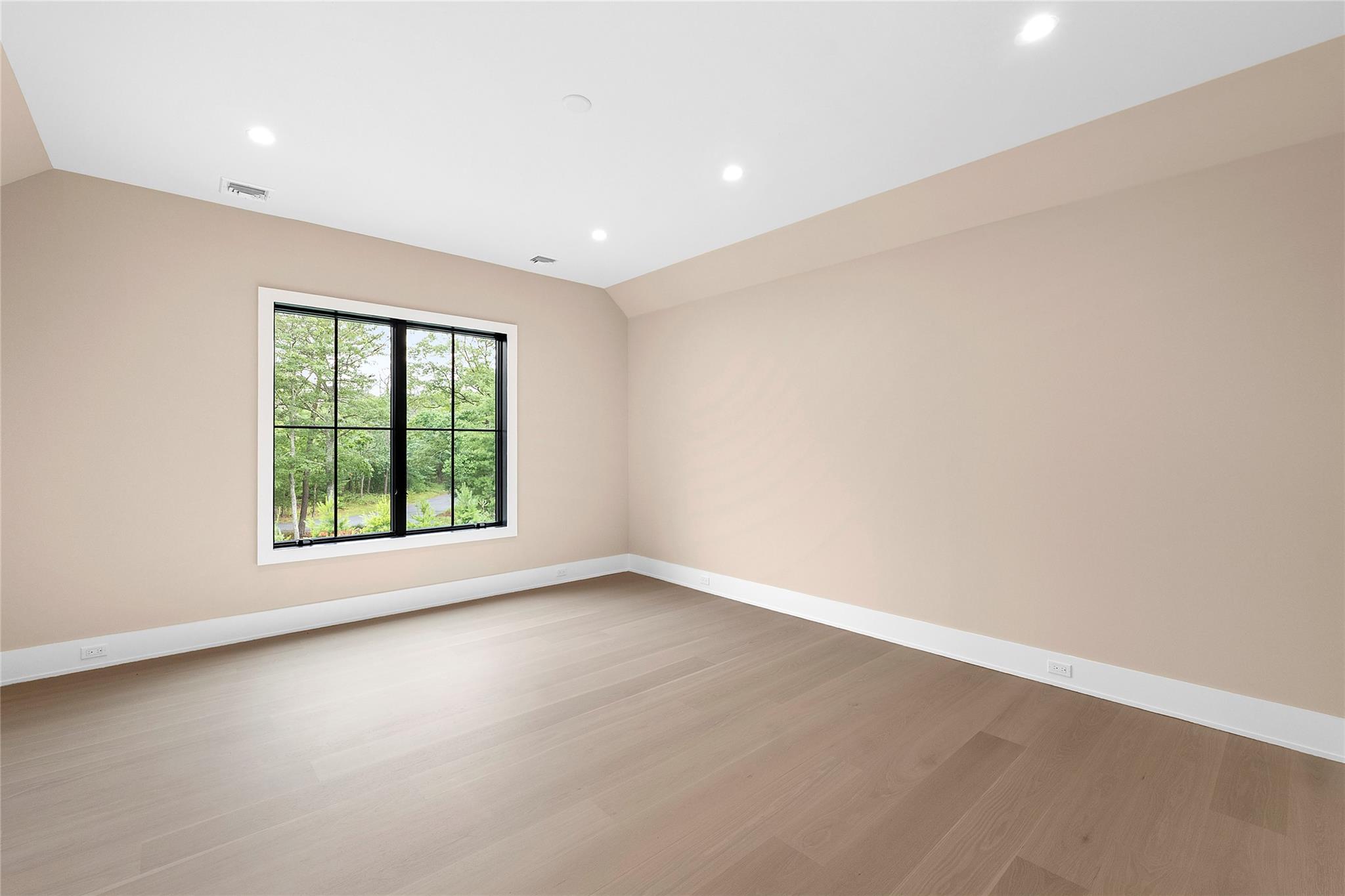 12 Rolling Wood Lane