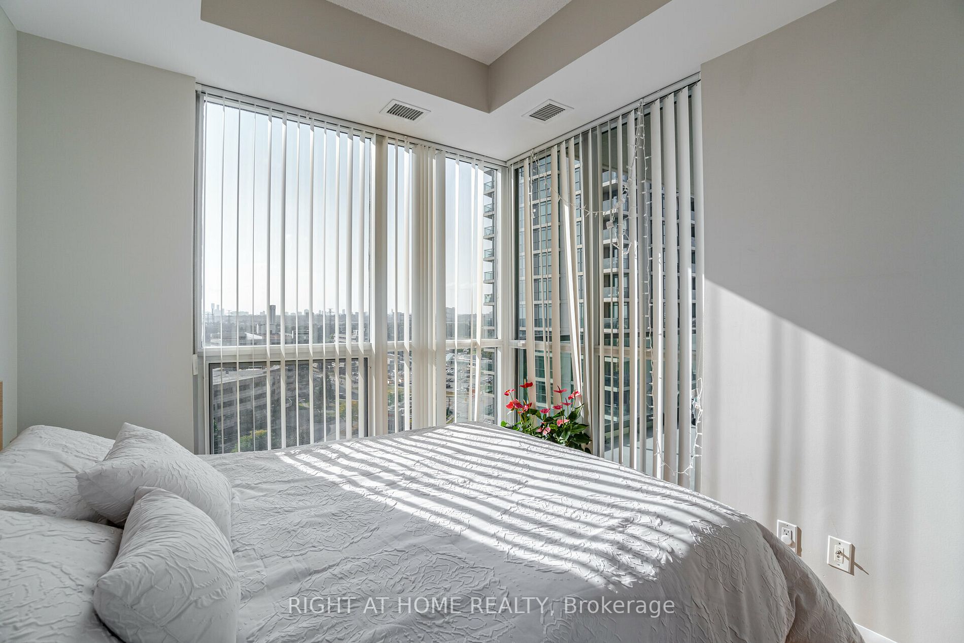 225 Sherway Gardens Rd 1210