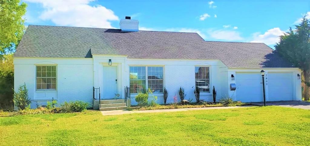 Investors take note!  Welcome to this cute bungalow home in Nichols Hills suburban. This home offers three bedrooms and a bath and a half. Hardwood floors and kitchen and bathrooms have been updated.  It is currently rented, but could easily be turned into your dream home. Located on .4 acres and close to everything Nichols Hills has to offer. Surrounded by new beautiful luxury homes.   Listing broker is owner.