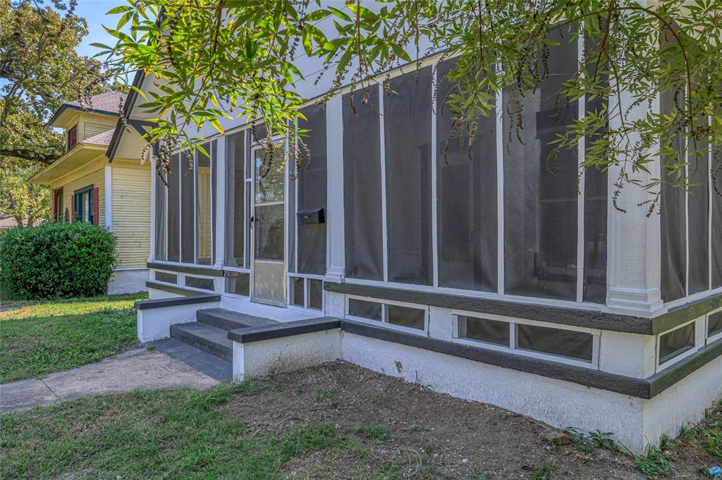 708 W Texas Street