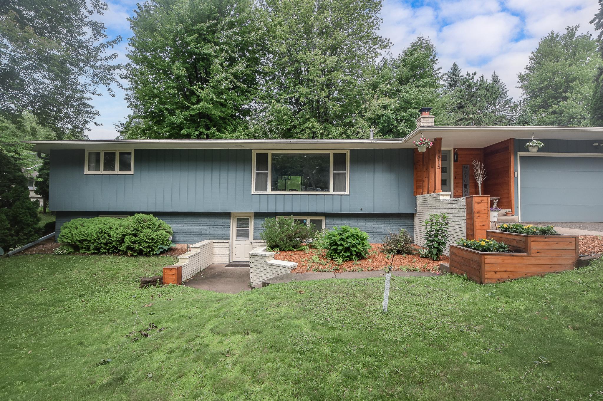 1615 Calvary Court