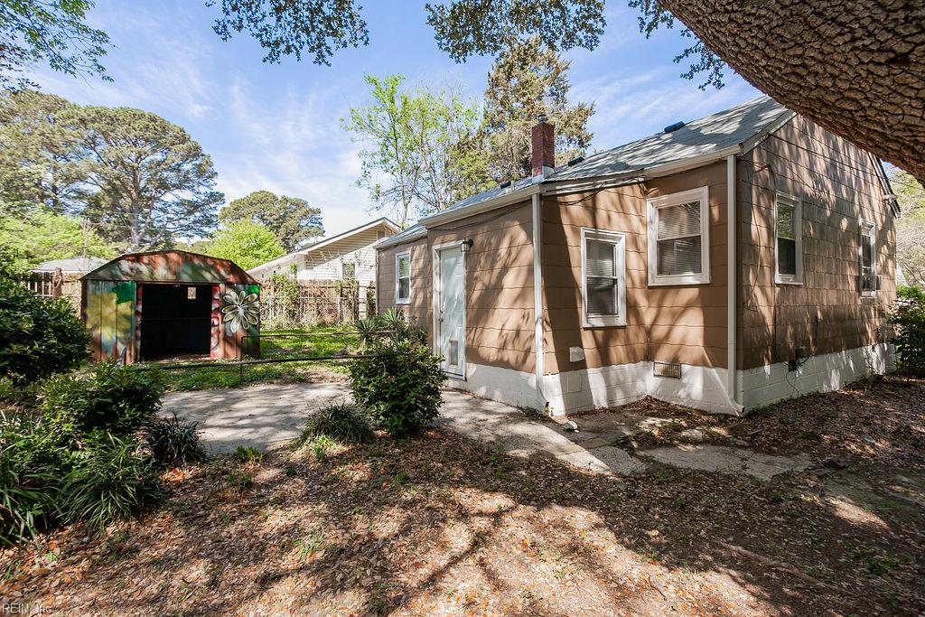 593 Thole Street